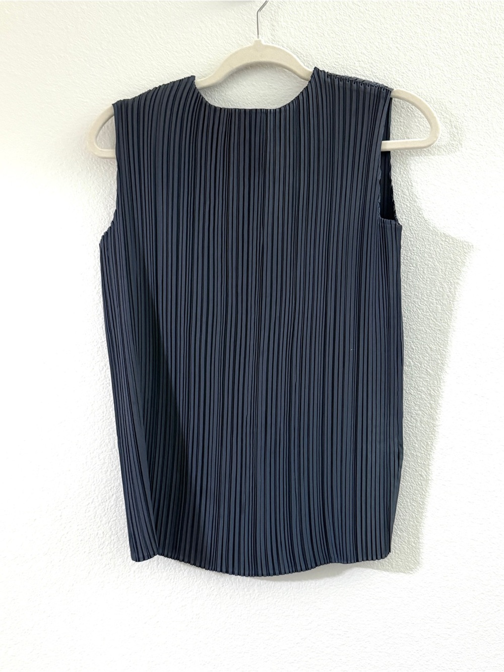 Sleeveless Pleated Top in Navy